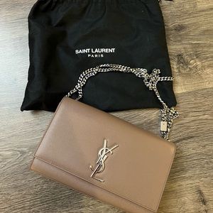 SAINT LAURENT
Medium Monogramme Kate Chain Bag in Fard
Color: Fard